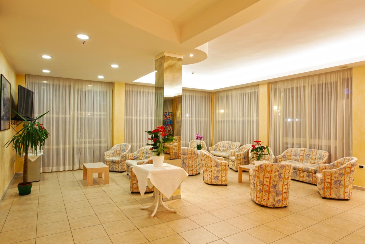 Hotel Santa Maria Cervia Bagian luar foto